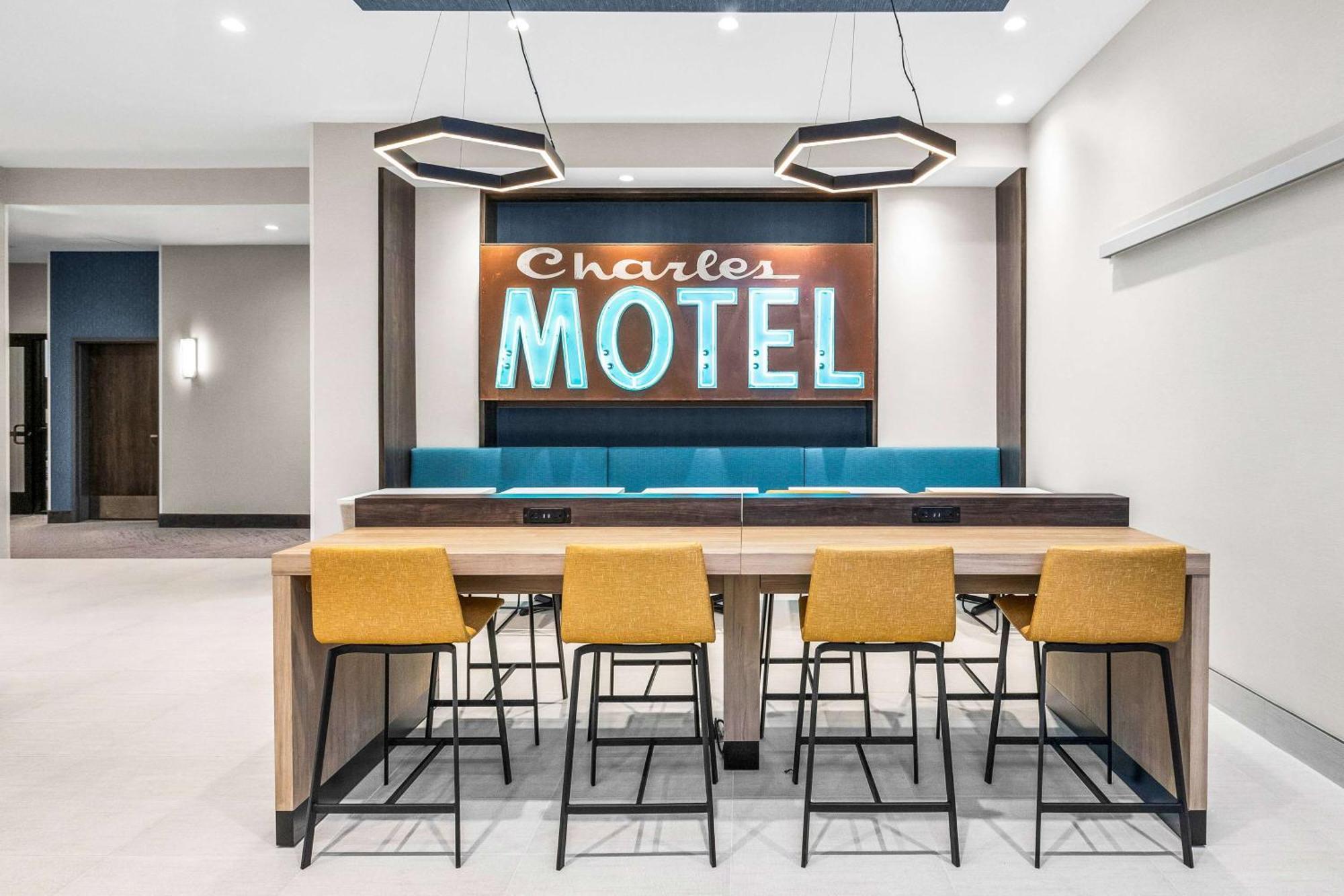 La Quinta Inn & Suites By Wyndham San Jose Airport-Downtown Kültér fotó