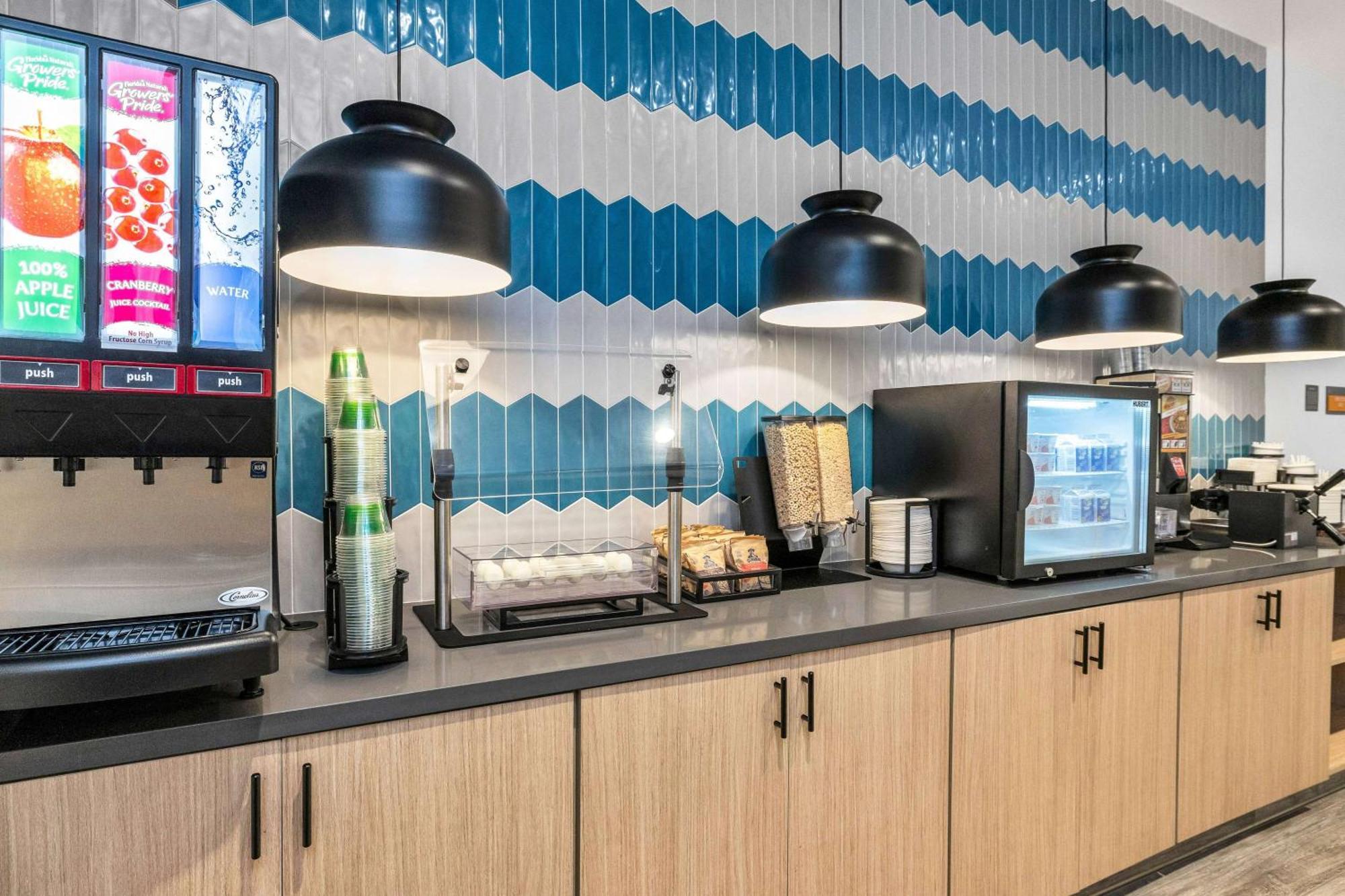 La Quinta Inn & Suites By Wyndham San Jose Airport-Downtown Kültér fotó